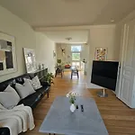 Center With Balcony, Garden & Free Parking אודנזה