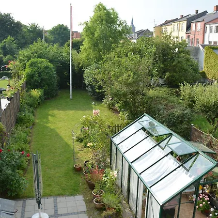 Center With Balcony, Garden & Free Parking Apartment