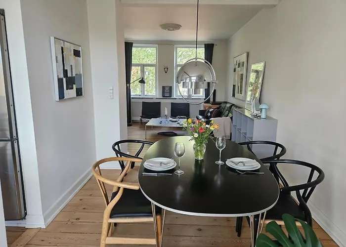 Center With Balcony, Garden & Free Parking Apartment Odense