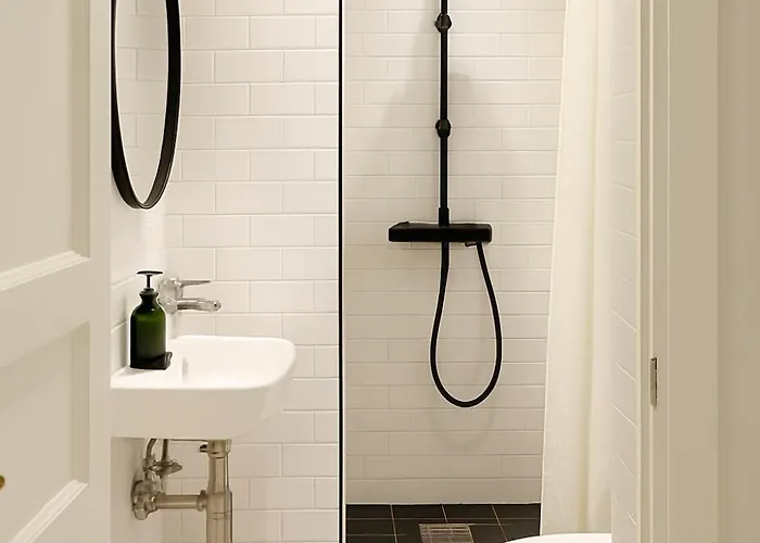 Center With Balcony, Garden & Free Parking * Odense