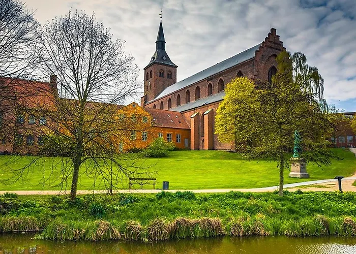 Center With Balcony, Garden & Free Parking Odense